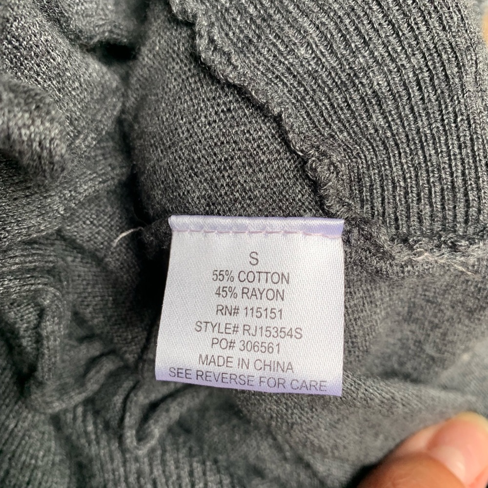 Romeo and Juliet Couture ruffled sweater - Picture 5 of 6